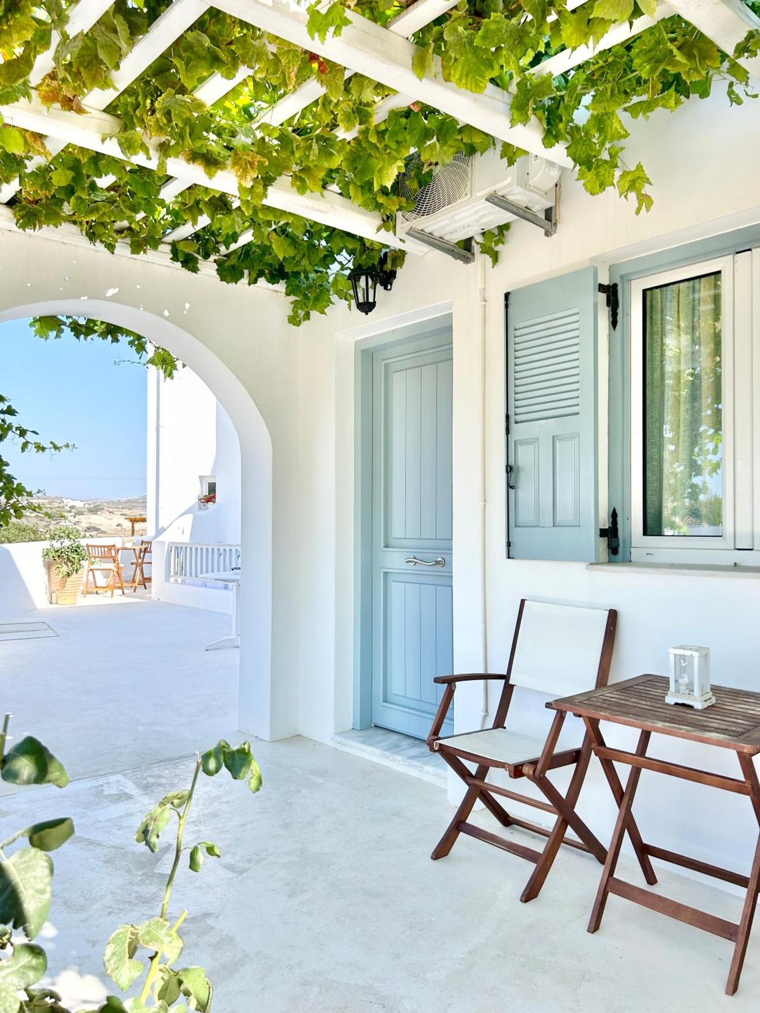 Anita Rooms & Suites Milos Адамас Экстерьер фото